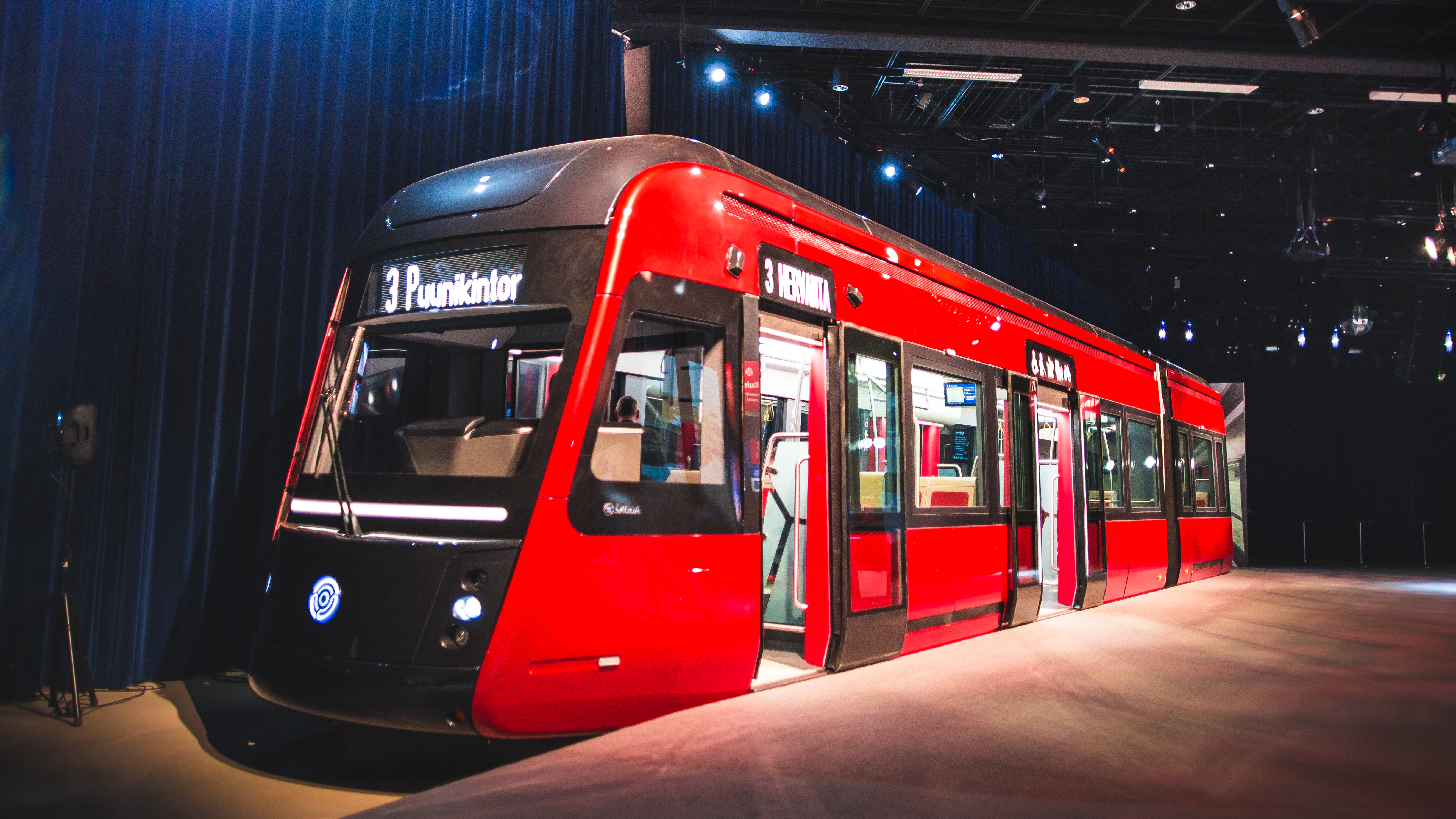 Visit_Tampere_Tramway_Ratikka_Tampere-talo_Tampere_Hall_Laura_Vanzo-6