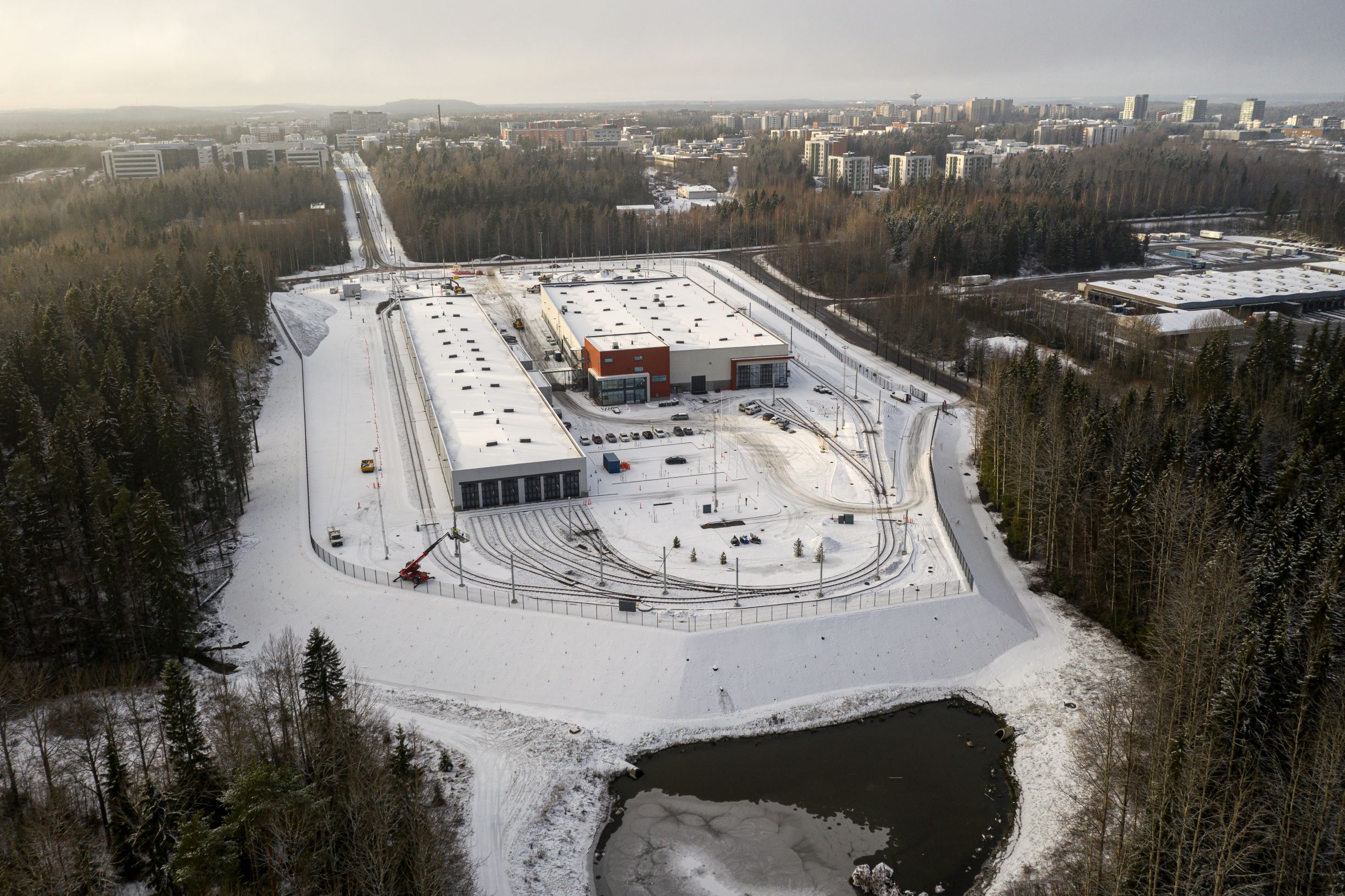 Varikko ilma lumi Tampereen raitiovaunuvarikko Hervannassa