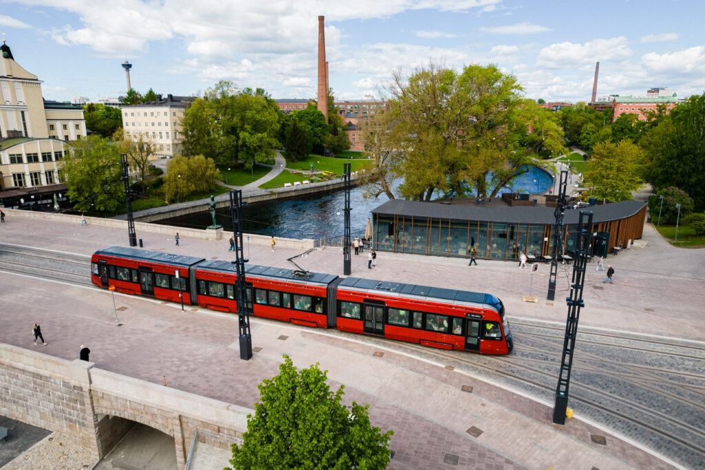 Tampereen Ratikka Hämeensillalla.