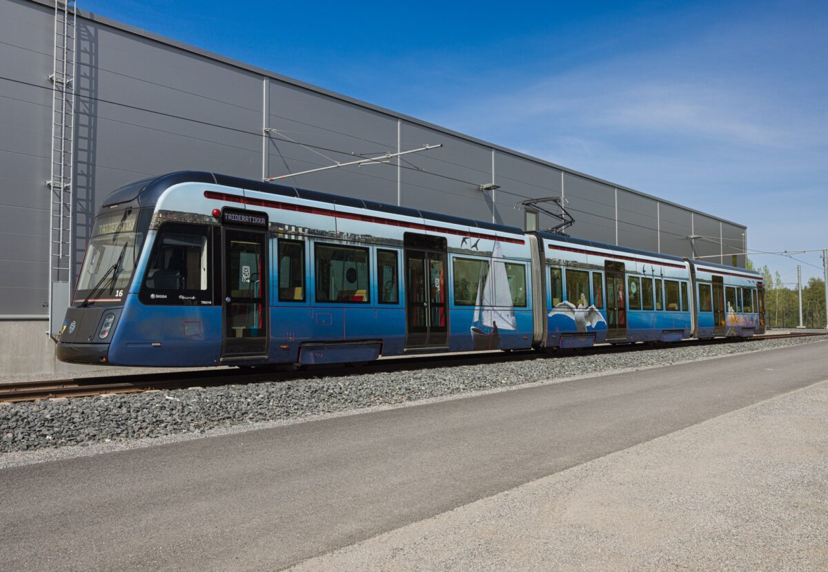 Tampereen taideratikka. Tomi Ivalon teos Matkalla järvien välissä.