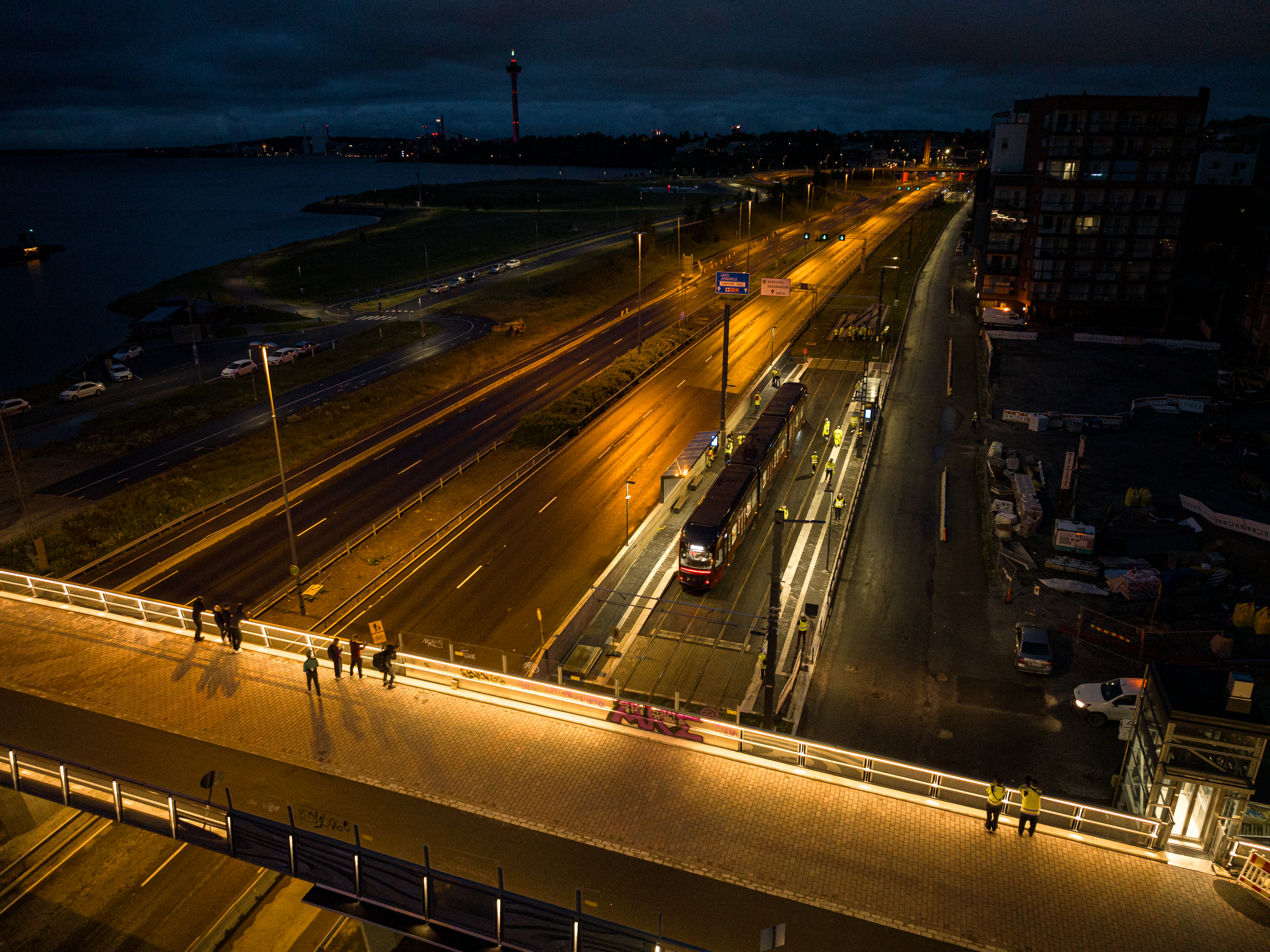 Tampereen Ratikka koeajoissa 3.7.2023 Santalahden pysäkillä