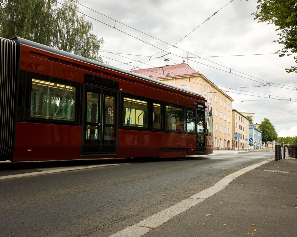 Tampereen Ratikka Sepänkadulla