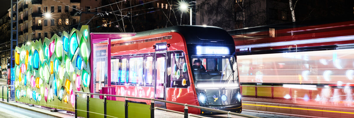 Tampereen Ratikka Pyynikintorin taidepysäkillä