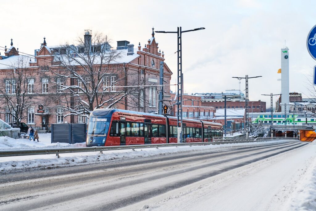 Tampereen Ratikka Itsenäisyydenkadulla