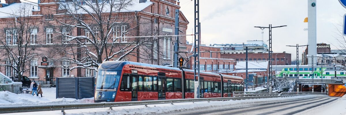 Tampereen Ratikka Itsenäisyydenkadulla