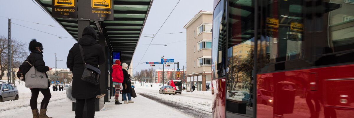 Tampereen Ratikka Sammonaukiolla.