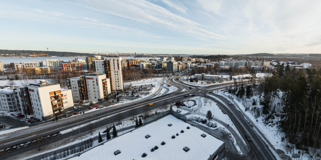 Nuolialantien ja Naistenmatkantien liittymäalue