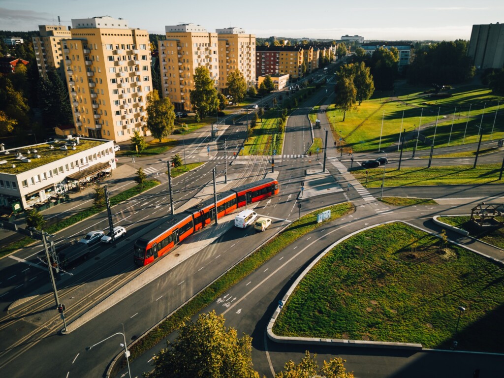 Tampereen Ratikka Sammon risteyksessä