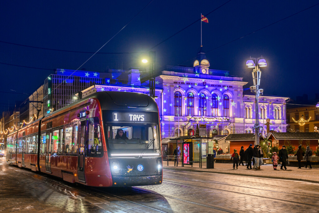 Tampereen Ratikka talvella 2025 Keskustorilla 