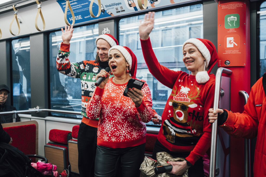 Tampereen Teatterin näyttelijät Elisa Piispanen, Lasse Viitamäki ja Elina Rintala