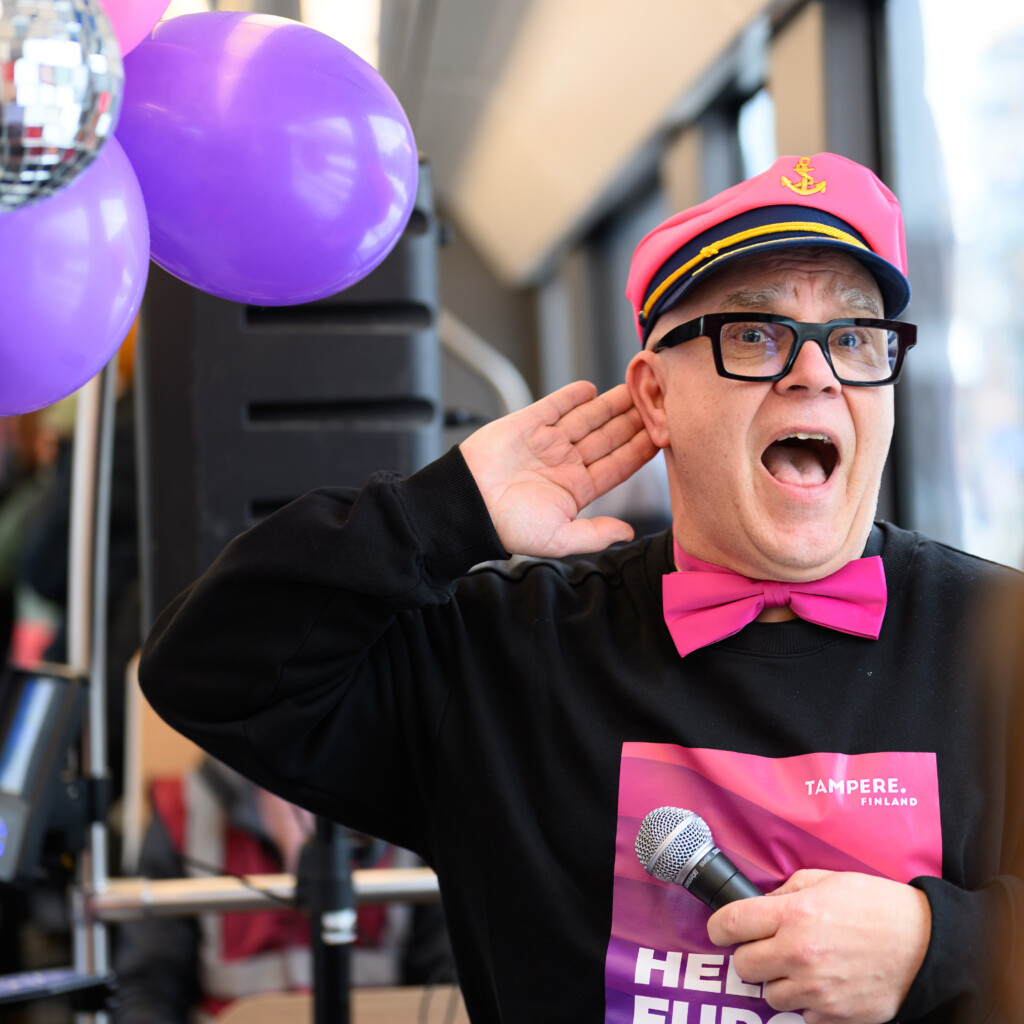 DJ Juissi ja UMK pop-up-esitys taideratikassa 27.2.2026