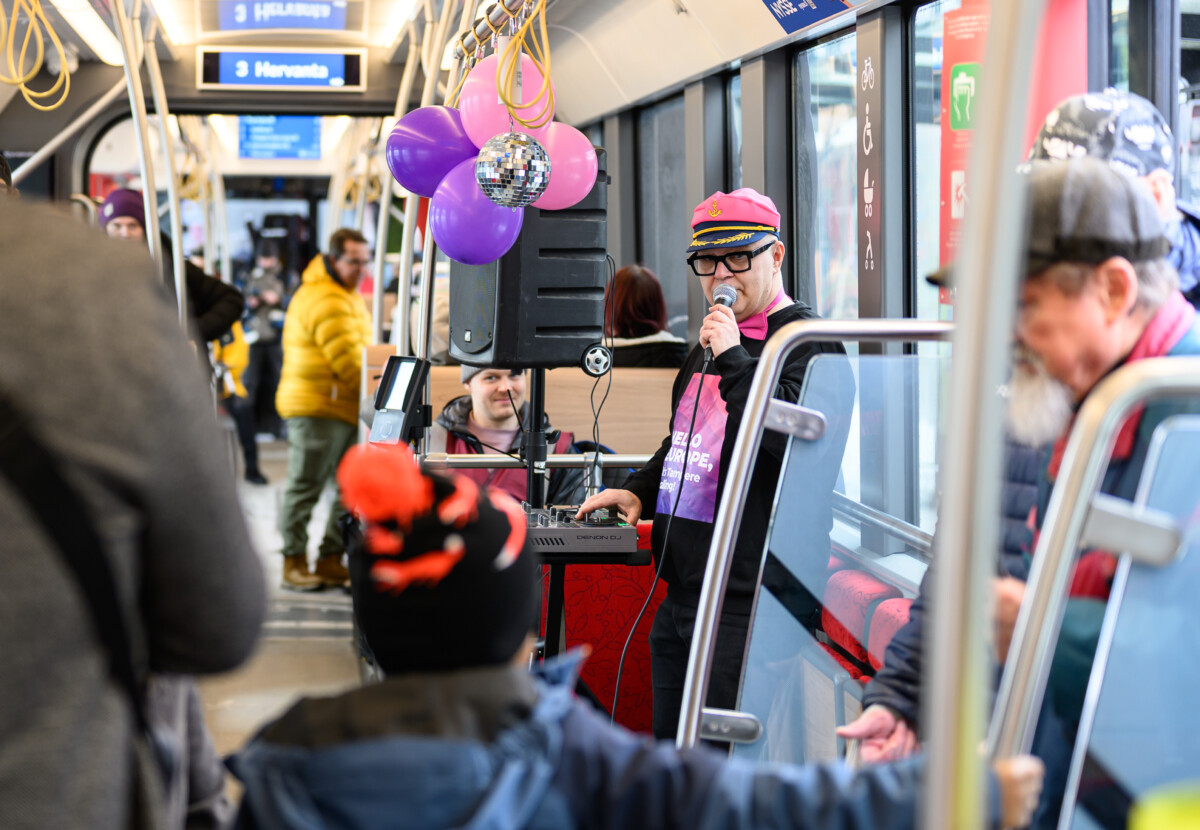 DJ Juissi ja UMK pop-up-esitys taideratikassa 27.2.2026