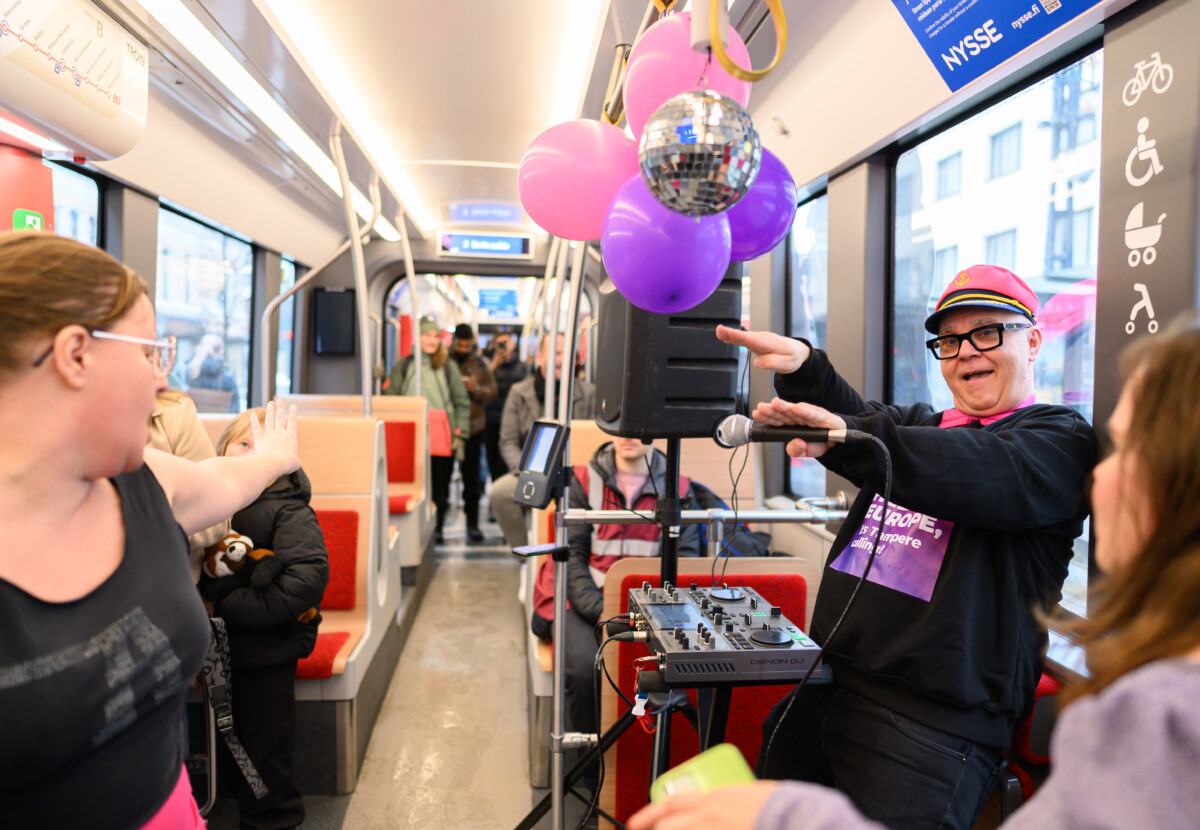 DJ Juissi ja UMK pop-up-esitys taideratikassa 27.2.2026