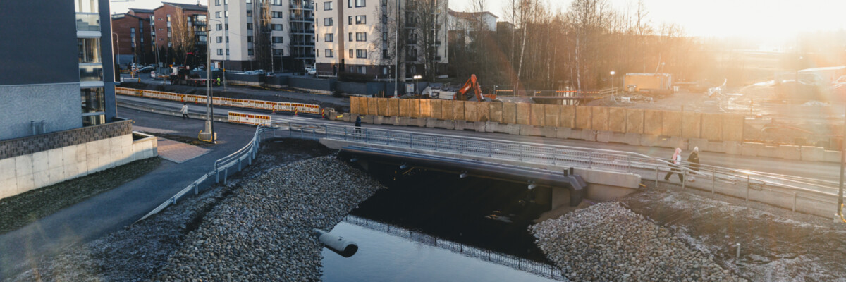 Härmälänojan sillan Ratikkatyömaa joulukuussa 2025.