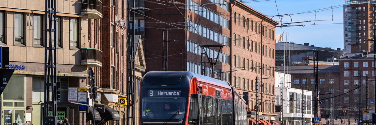 Tampereen Ratikka Hatanpään valtatiellä keväällä 2026