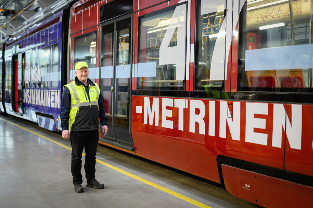 Tampereen Raitiotie Oy:n kalustopäällikkö Mika Luutikivi