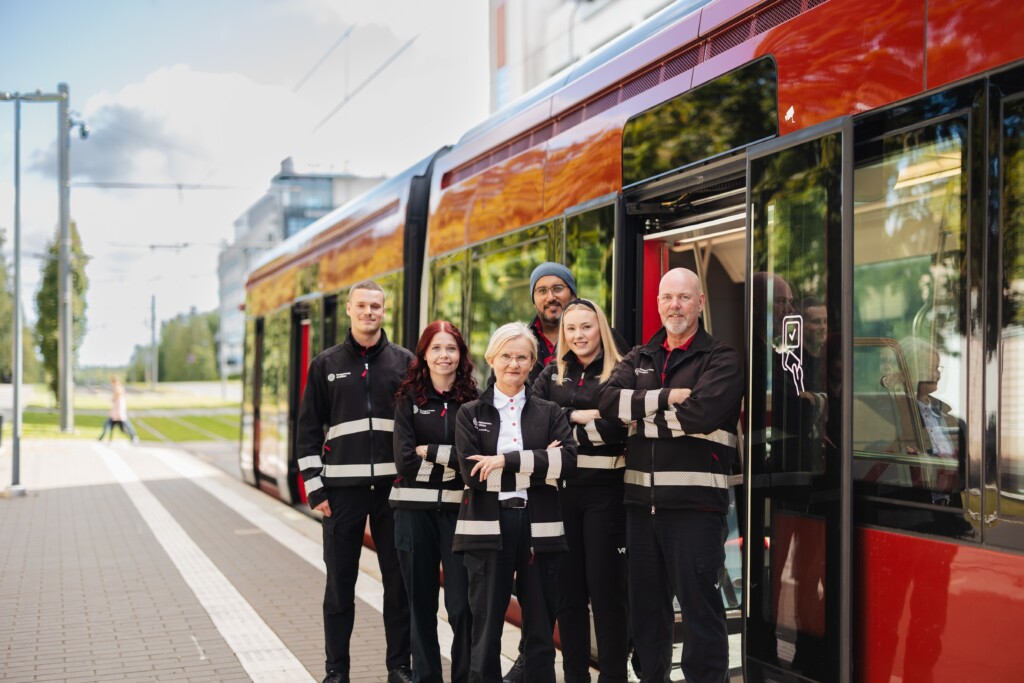 Tampereen Ratikan kuljettajia